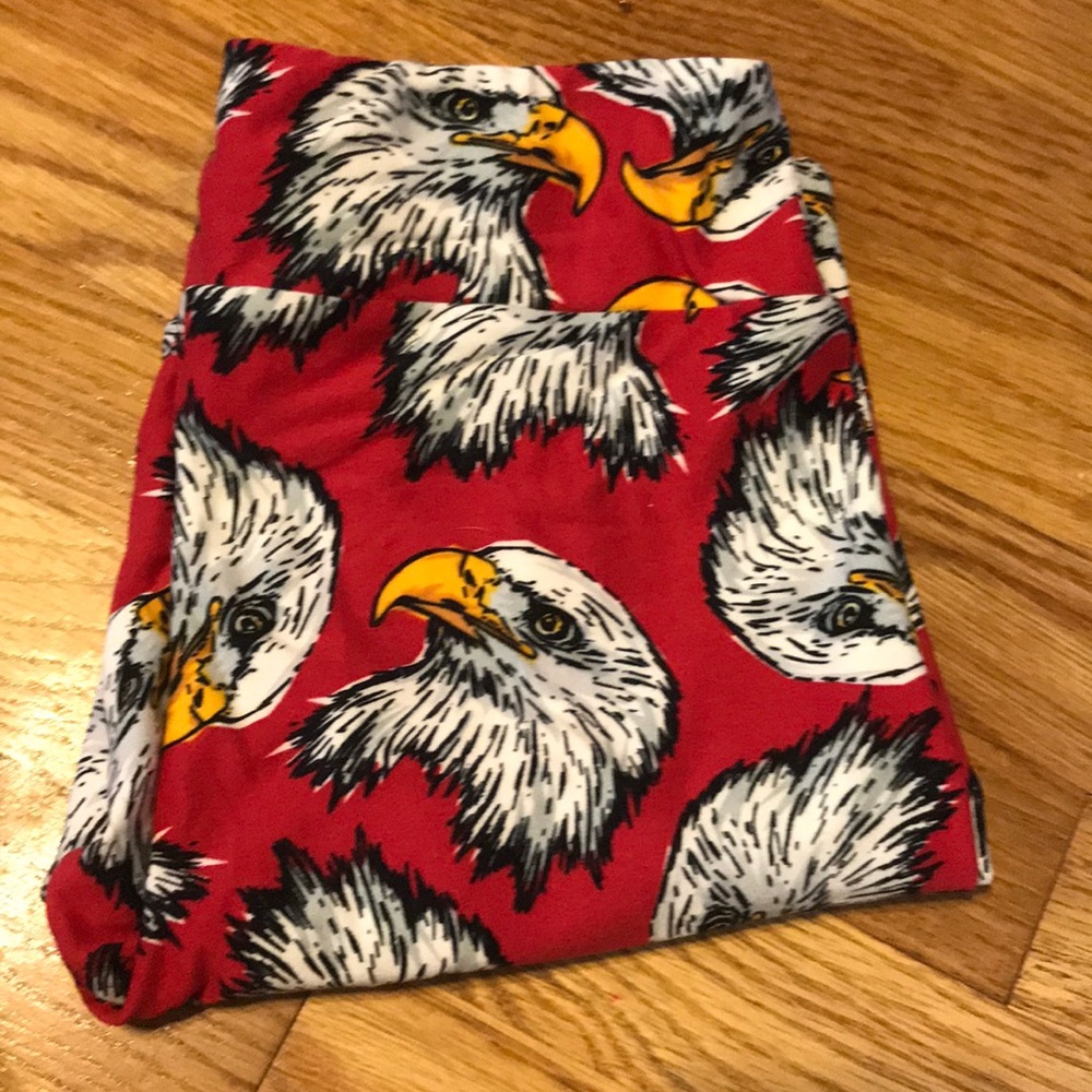 One size LuLaRoe American leggings